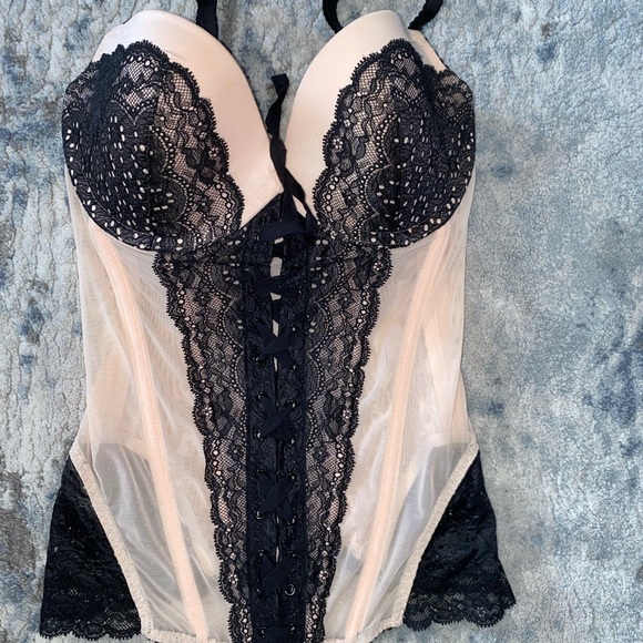 NWOT Victorias Secret Lace Corset 34D - Picture 1 of 3